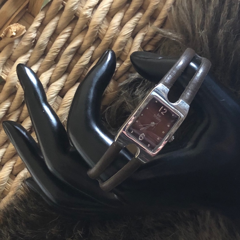 Ladies Bay Studio ombré face leather band watch